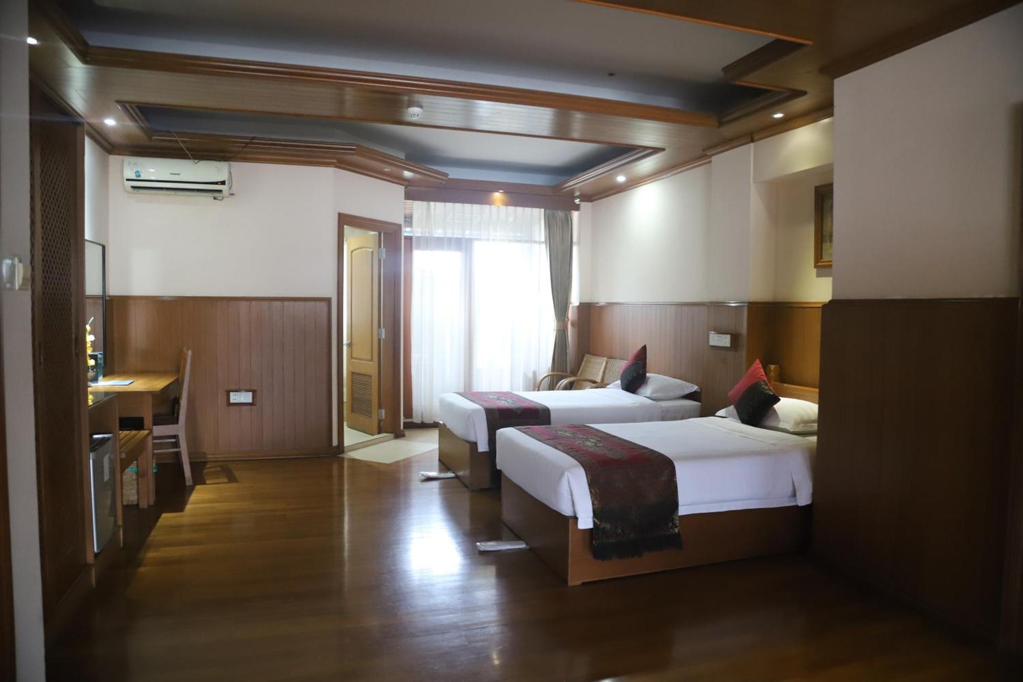 Hotel Sidney Янгон Экстерьер фото