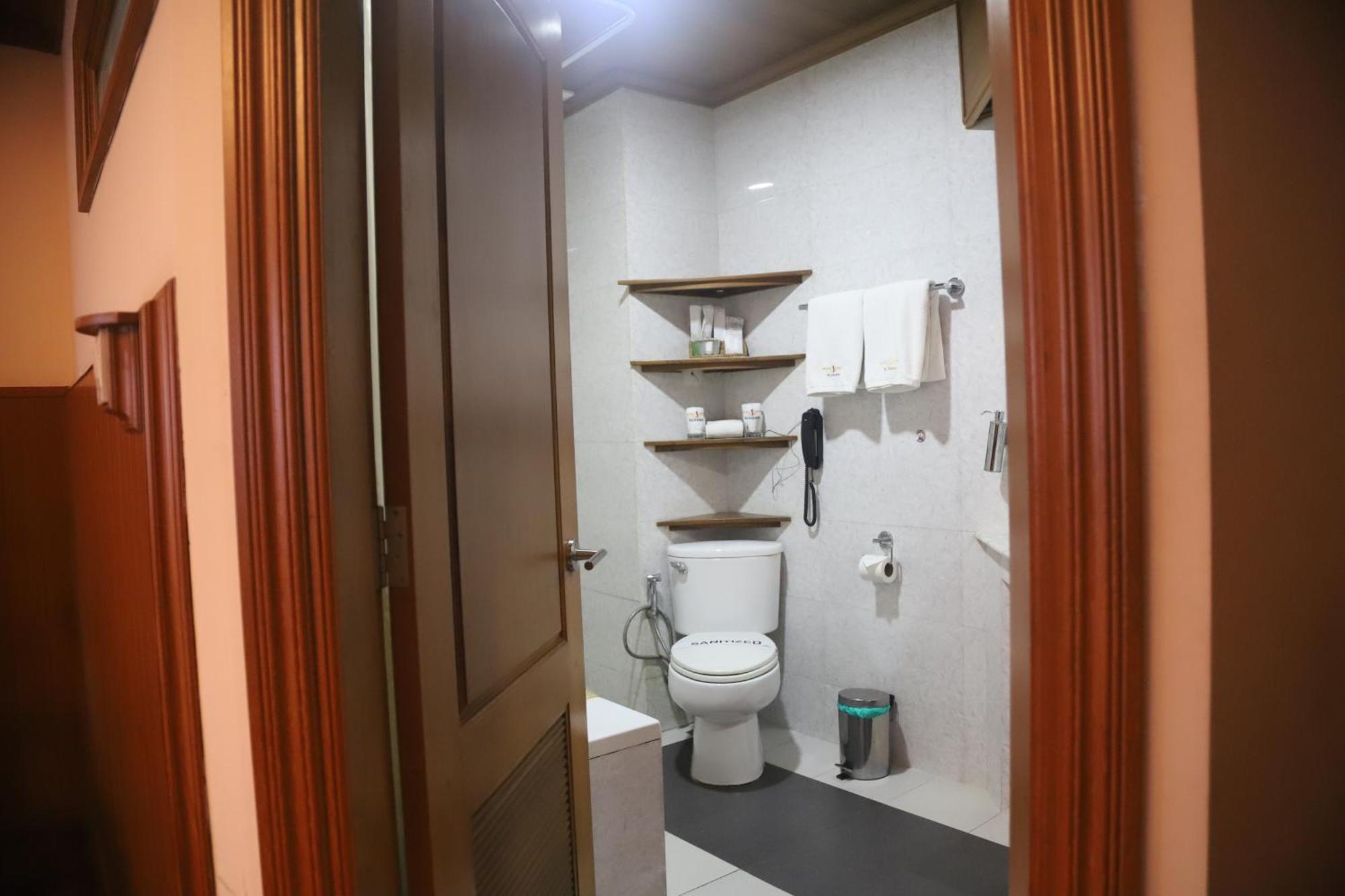 Hotel Sidney Янгон Экстерьер фото