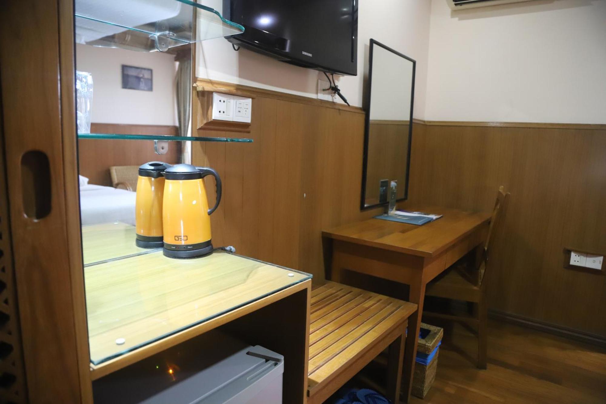 Hotel Sidney Янгон Экстерьер фото