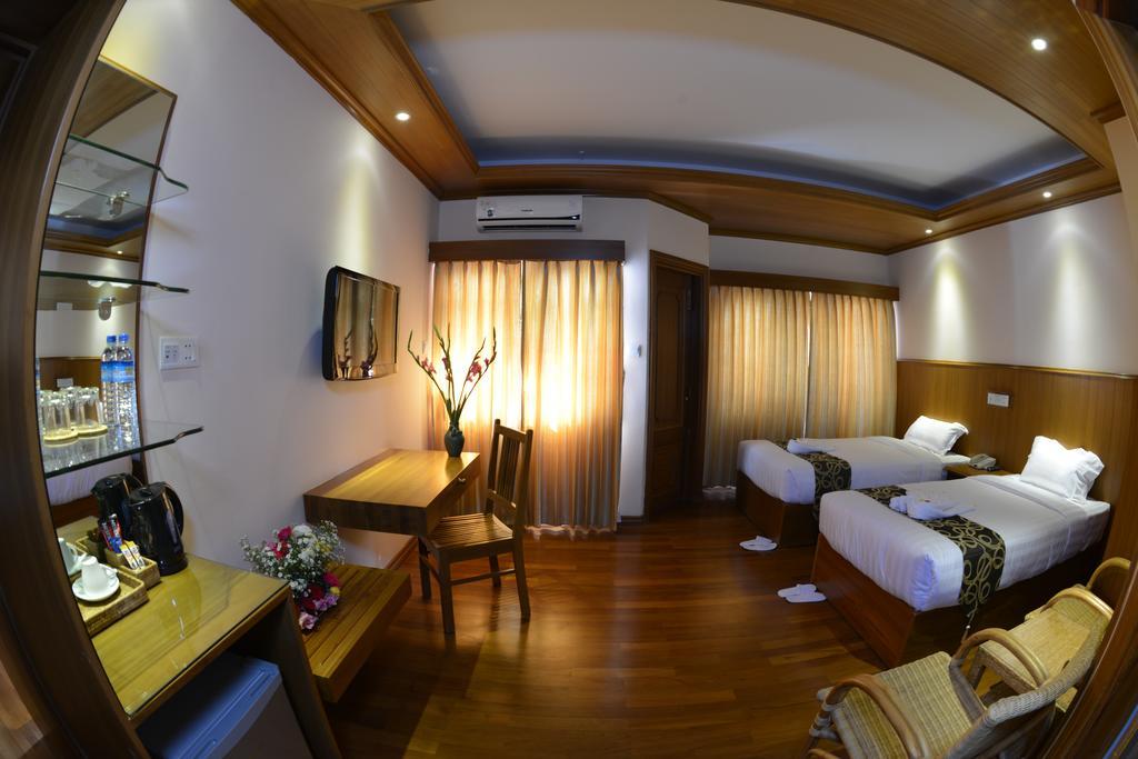 Hotel Sidney Янгон Экстерьер фото