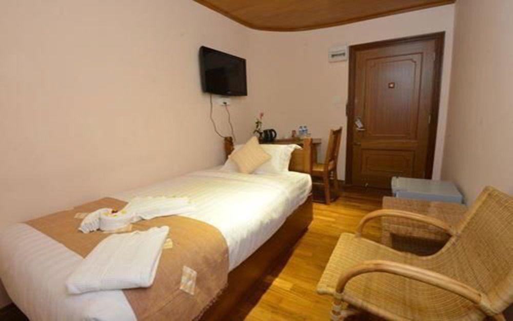 Hotel Sidney Янгон Экстерьер фото