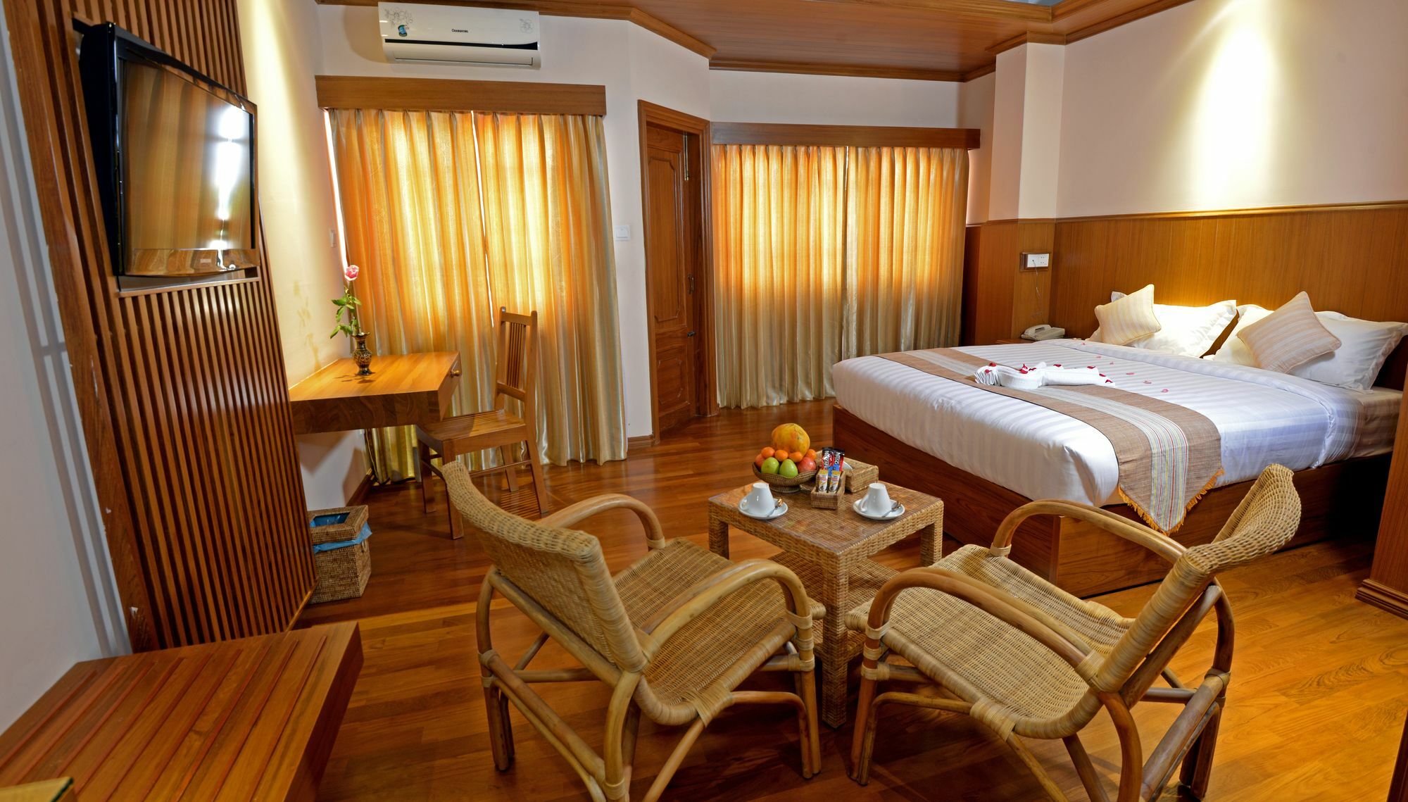 Hotel Sidney Янгон Экстерьер фото